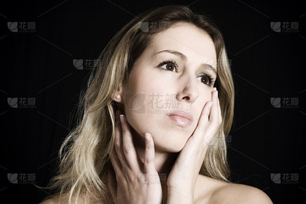 已婚中年女人梦见自己洗脸，爱与坚守的双重梦境解析-方知甜