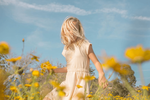 艺术网名，从hug到MarbleMelancholy，拥抱浪漫与力量。-方知甜