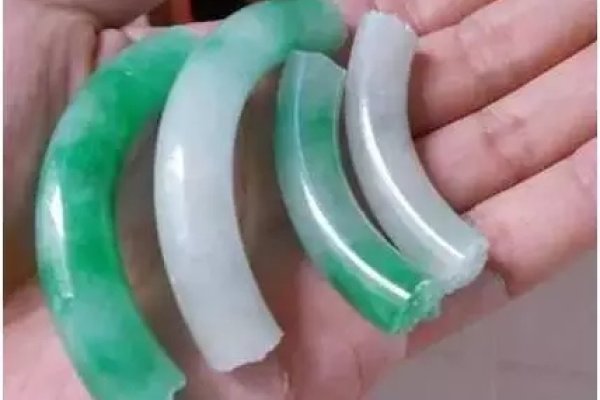 玉镯断了，一段关于修复与重生的故事-方知甜