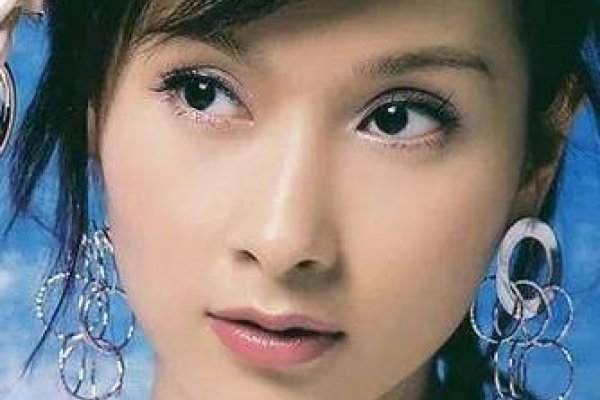 眼窝深的女人面相，探索面相学的奥秘-方知甜