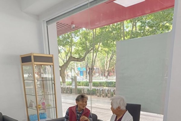 中老年聊天，开启精神社交的新窗口-方知甜