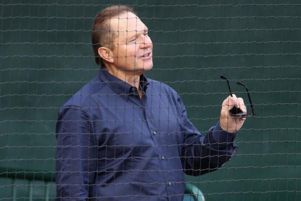 张隆简介，从体育经纪人的崛起之路-方知甜