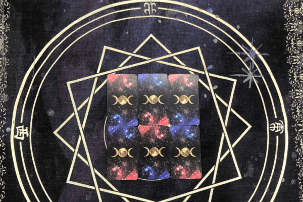 占卜配对，探索古老智慧与现代情感的神秘交汇-方知甜